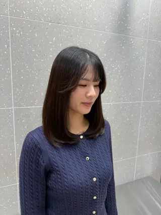 セミロング SALOWIN心斎橋Suite店所属・洗っても取れない 髪質改善|OJIROのヘアスタイル