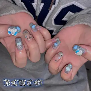 ネイル BLUEM なな🐶のネイルデザイン