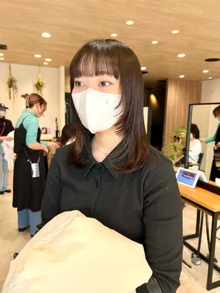 ミディアム Oasisgarden所属・レイヤー/ブリーチ MOMOのヘアスタイル