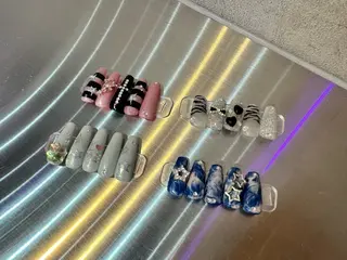 ネイル VENUSBELT 杏のネイルデザイン