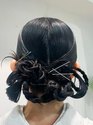 セミロング ヘアアレンジ 🦠デザインカラー/ 魚瀬あおい🦠のヘアスタイル