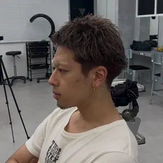 カラー メンズ メンズハイライト ／メンズミルクティーのヘアスタイル