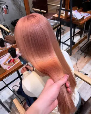 カラー ブリーチなしWカラー 縮毛矯正・清水天空のヘアスタイル