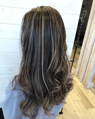 ロング カラー Crén by marie 真嘉比店所属・東恩納 誠のヘアスタイル