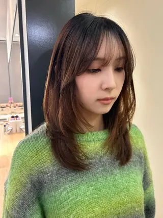 セミロング カラー hub hair レイヤー/透明感のヘアスタイル