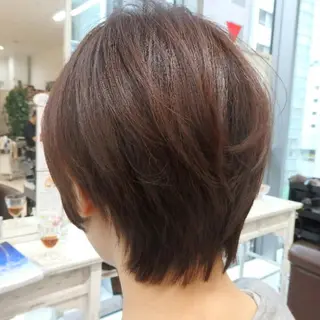 ショート カラー パーマ iplus まつげ、眉毛、耳つぼのマツエク・マツパデザイン