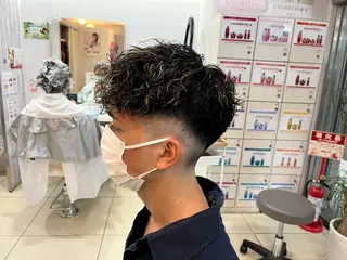 ショート パーマ メンズ 韓国風メンズ/毛流れ ヘアなら須田龍世のヘアスタイル