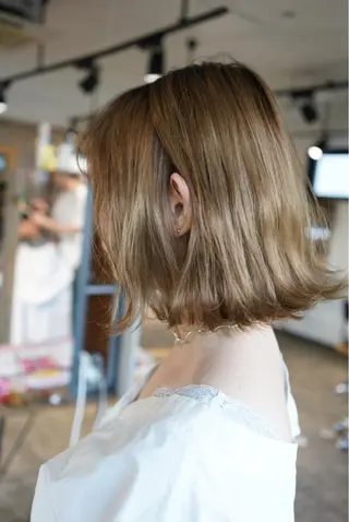 ミディアム カラー ハイトーン/レイヤー /ケアブリーチ石川治のヘアスタイル