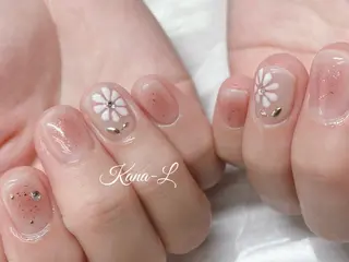 ネイル 芦辺 香奈のネイルデザイン