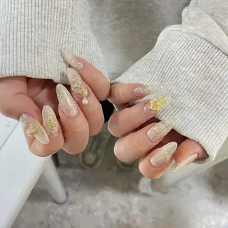 ネイル 🦋 Queenieのネイルデザイン