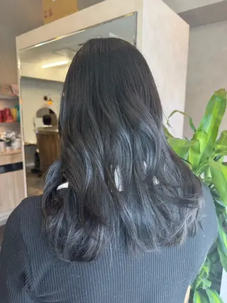 ミディアム 博多ブリーチ× 透明感/縮毛矯正のヘアスタイル