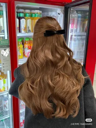 ロング カラー 🖤ハイトーン× レイヤー🖤SARAのヘアスタイル