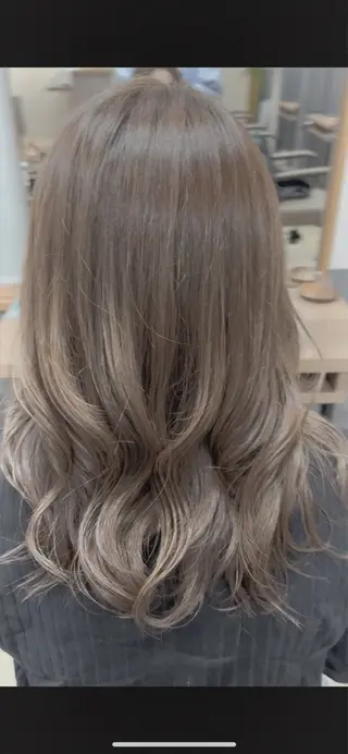 ミディアム カラー TELA HAIR AYANOのヘアスタイル