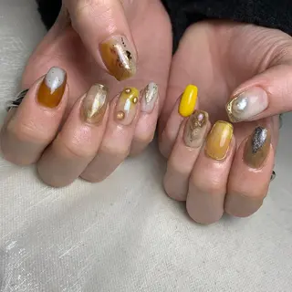 ネイル repos~ルポ~所属・里見 麗のネイルデザイン