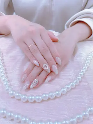 ネイル はぴねす所属・横浜 美夢のネイルデザイン