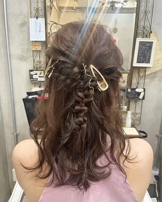 ミディアム ヘアアレンジ 【ピンク/韓国ヘア/ ヘアセット】亜海のヘアスタイル