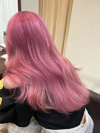 ロング カラー 池田凛/ ハイトーンカラーのヘアスタイル