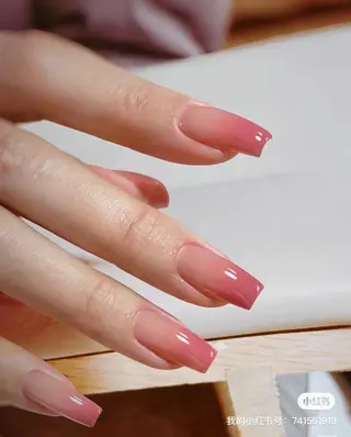 ネイル 伊藤 彩音のネイルデザイン