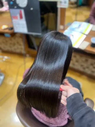 ロング ヘアショップキャリー所属・森田敦 縮毛矯正/髪質改善のヘアスタイル