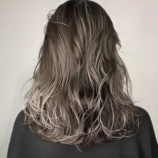 ミディアム カラー ケア剤オタク×海外 ヘア長谷川裕起のヘアスタイル