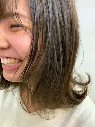 ミディアム sea's所属・ヒラカホ/矢場町/ ブリーチ/似合わせのヘアスタイル