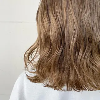 ミディアム カラー 佐藤 彩香のヘアスタイル