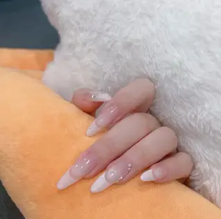 ネイル 高木 維麗絲のネイルデザイン