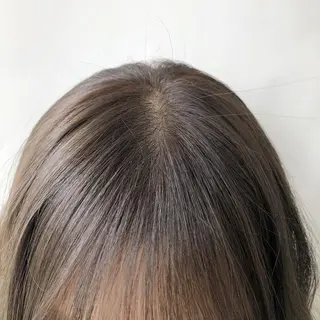 ミディアム カラー universe tokyoのヘアスタイル