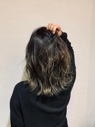 ミディアム カラー ハイトーン/レイヤー 💜Akaneのヘアスタイル