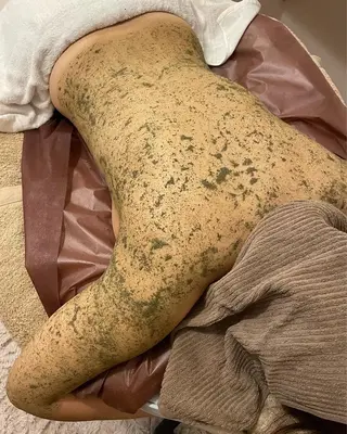 セミロング カラー パーマ ヘアアレンジ メンズ キッズ ネイル マツエク・マツパ アイブロウ 【ハーブ×毛穴洗浄】 THE MORE千葉のエステ・リラクイメージ