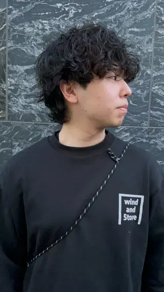 ショート パーマ メンズ 樋野 亮のヘアスタイル