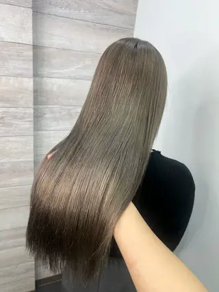 カラー Carrefour LOHAS 草加東口店所属・LOHAS Rioのヘアスタイル