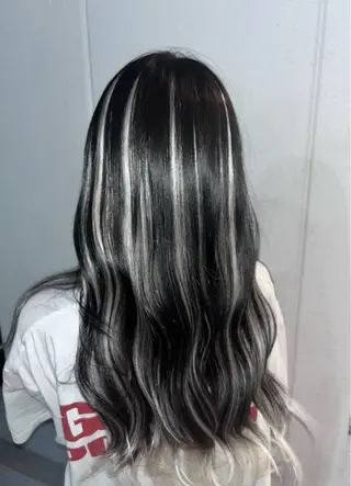 ロング and Artのヘアスタイル