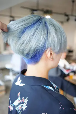 ショート ハイトーン/レイヤー /ケアブリーチ石川治のヘアスタイル