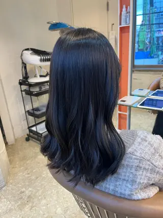 セミロング カラー うしだ かおるのヘアスタイル