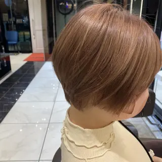 ショート カラー 髪質改善 ブリーチ fiti横須賀中央のヘアスタイル