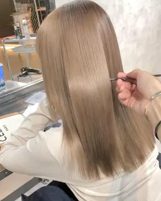 ロング カラー B E C H I C O〔べち子〕のヘアスタイル