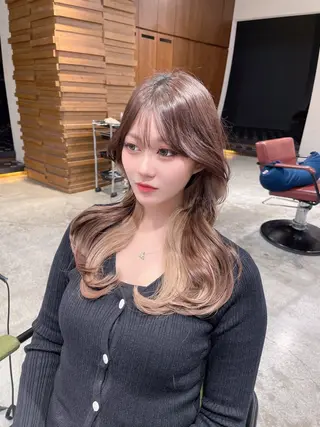 ロング kiti SAKAE所属・のり/顔まわり/韓国 /レイヤーカットのヘアスタイル