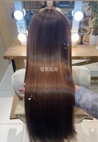 ロング 暖色カラー/ブリーチ なしカラー/艶カラーのヘアスタイル