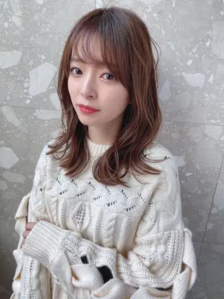 セミロング カラー 個室サロンLOUIMADNA栄店所属・髪質改善美容師 個室サロン白金厚哉のヘアスタイル