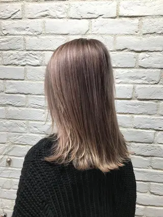 セミロング カラー UMEDA FIGAROのヘアスタイル