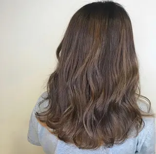 ミディアム 長井 麻帆のヘアスタイル