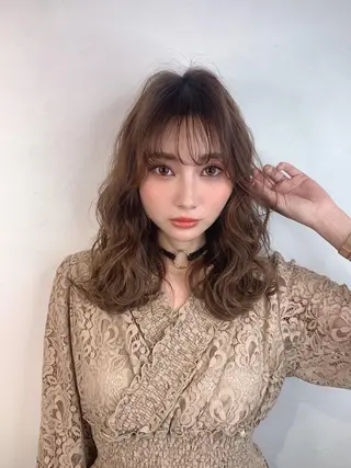 セミロング ＿WHITE鳳店 アンダーバーホワイトのヘアスタイル