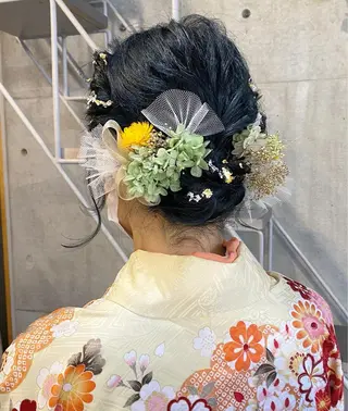 ミディアム カラー パーマ ヘアアレンジ メンズ キッズ ネイル マツエク・マツパ アイブロウ モリモト サナのヘアスタイル