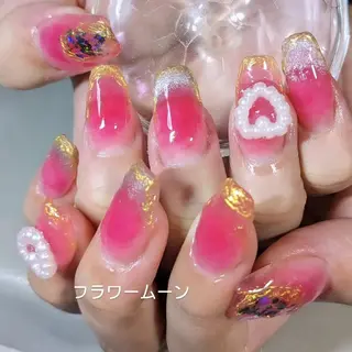 ネイル フラワー ムーンのネイルデザイン