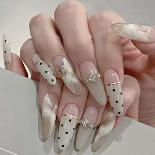 ネイル VIVIAN リサのネイルデザイン