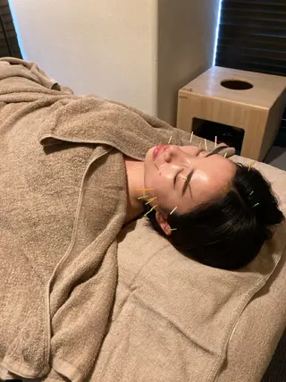 美容鍼灸サロンヴィクトワール所属・池袋美容鍼サロン ヴィクトワール　小林のエステ・リラクイメージ