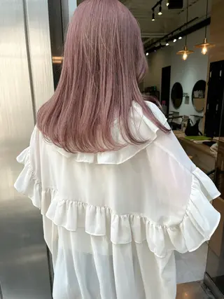 セミロング カラー eto所属・akira𝜗𝜚 ꙳.*‬透明感カラーのヘアスタイル