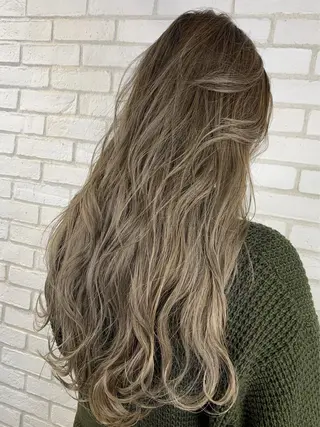 ロング カラー she2.shinjuku所属・takumi Hのヘアスタイル