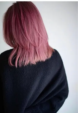 ミディアム カラー femme所属・femme YUIのヘアスタイル